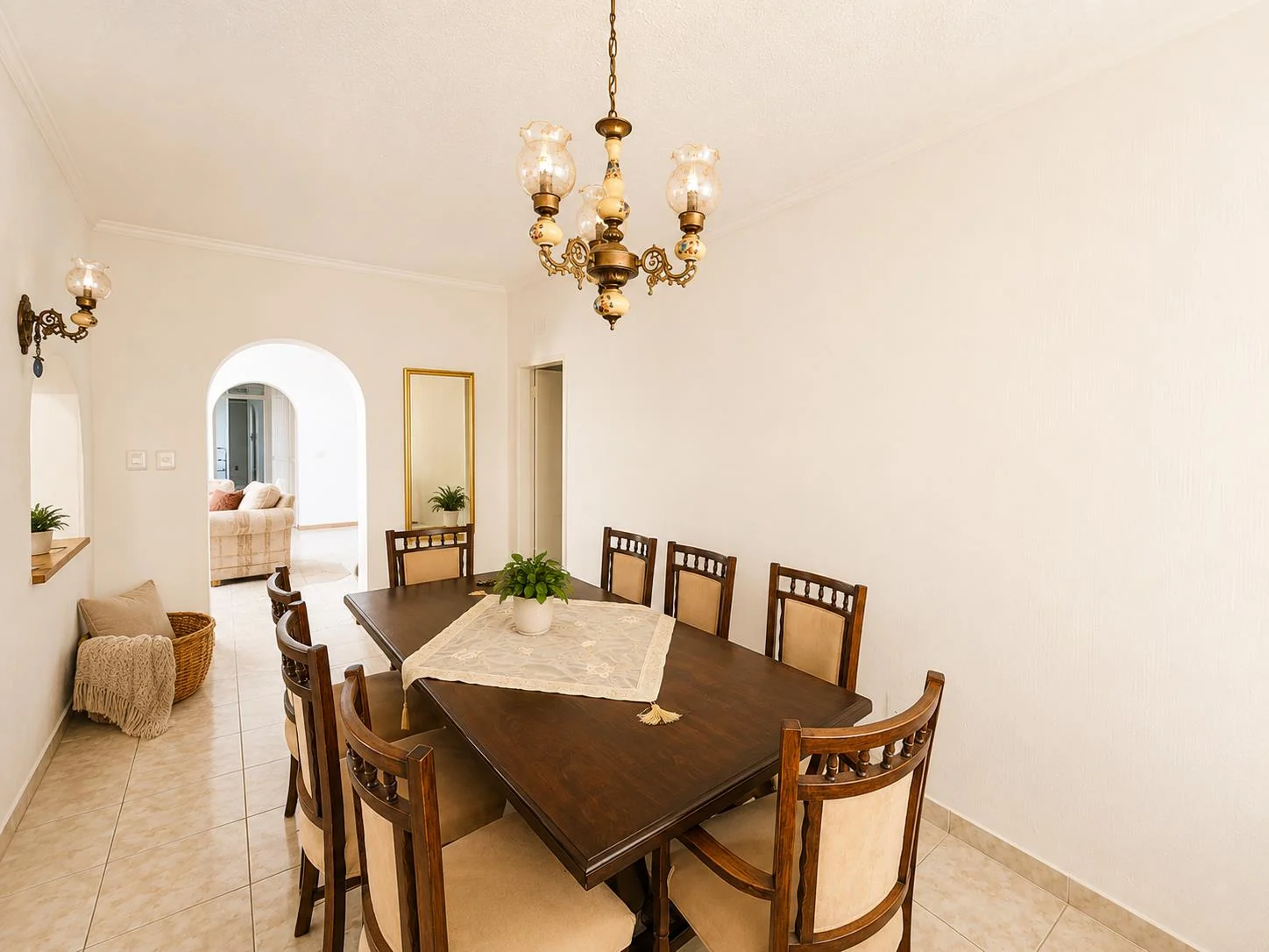 Spacious 5 Bedroom Property with Exceptional Potential in the Heart of Bardene