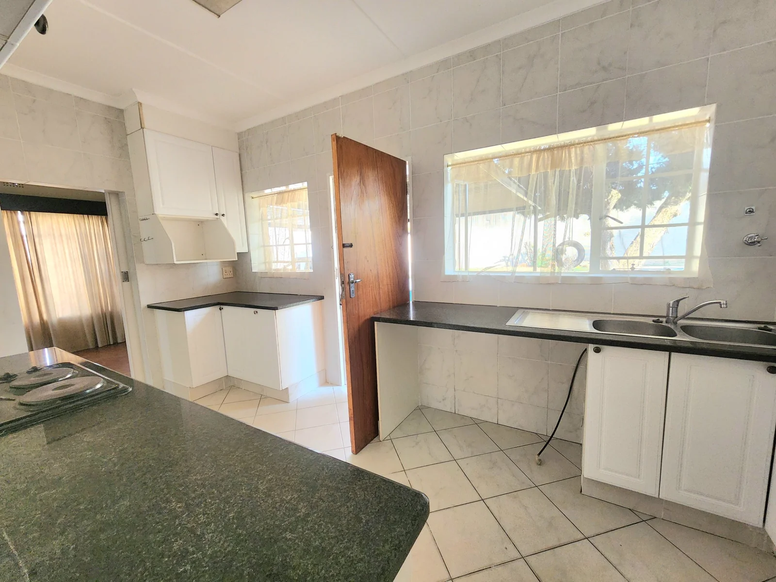 Charming 3-Bedroom Family Home to Rent in Secure Edleen Enclosure