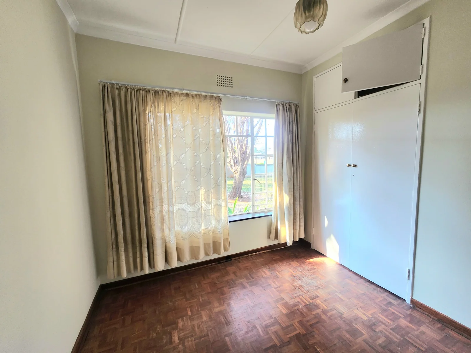 Charming 3-Bedroom Family Home to Rent in Secure Edleen Enclosure