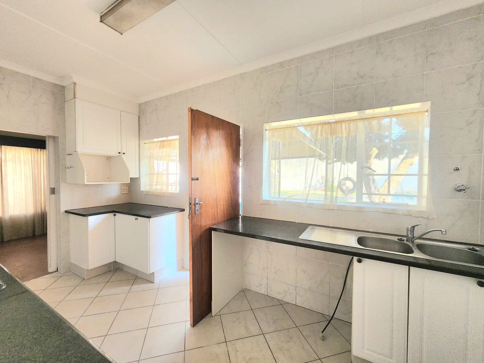 Charming 3-Bedroom Family Home to Rent in Secure Edleen Enclosure