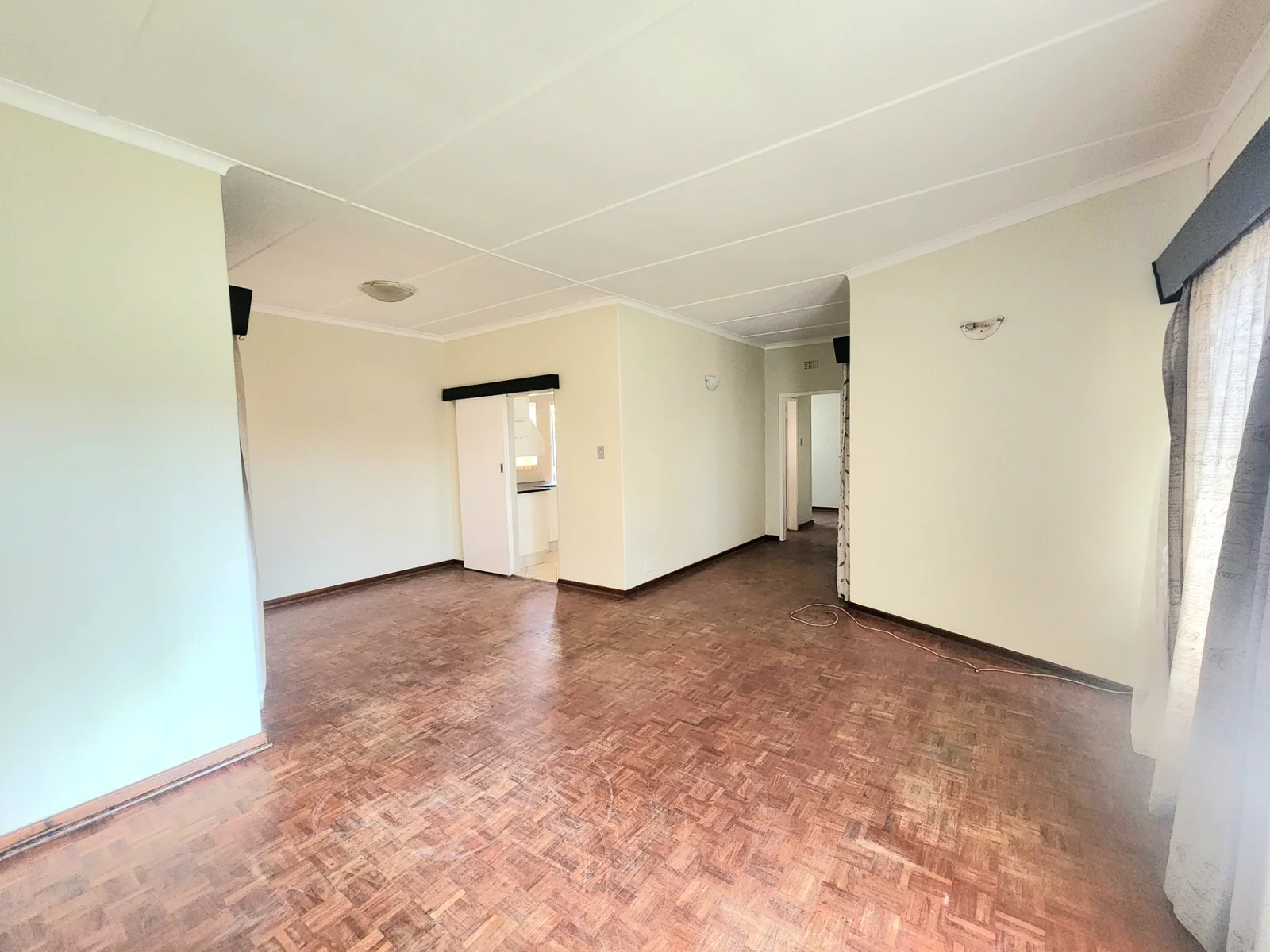 Charming 3-Bedroom Family Home to Rent in Secure Edleen Enclosure