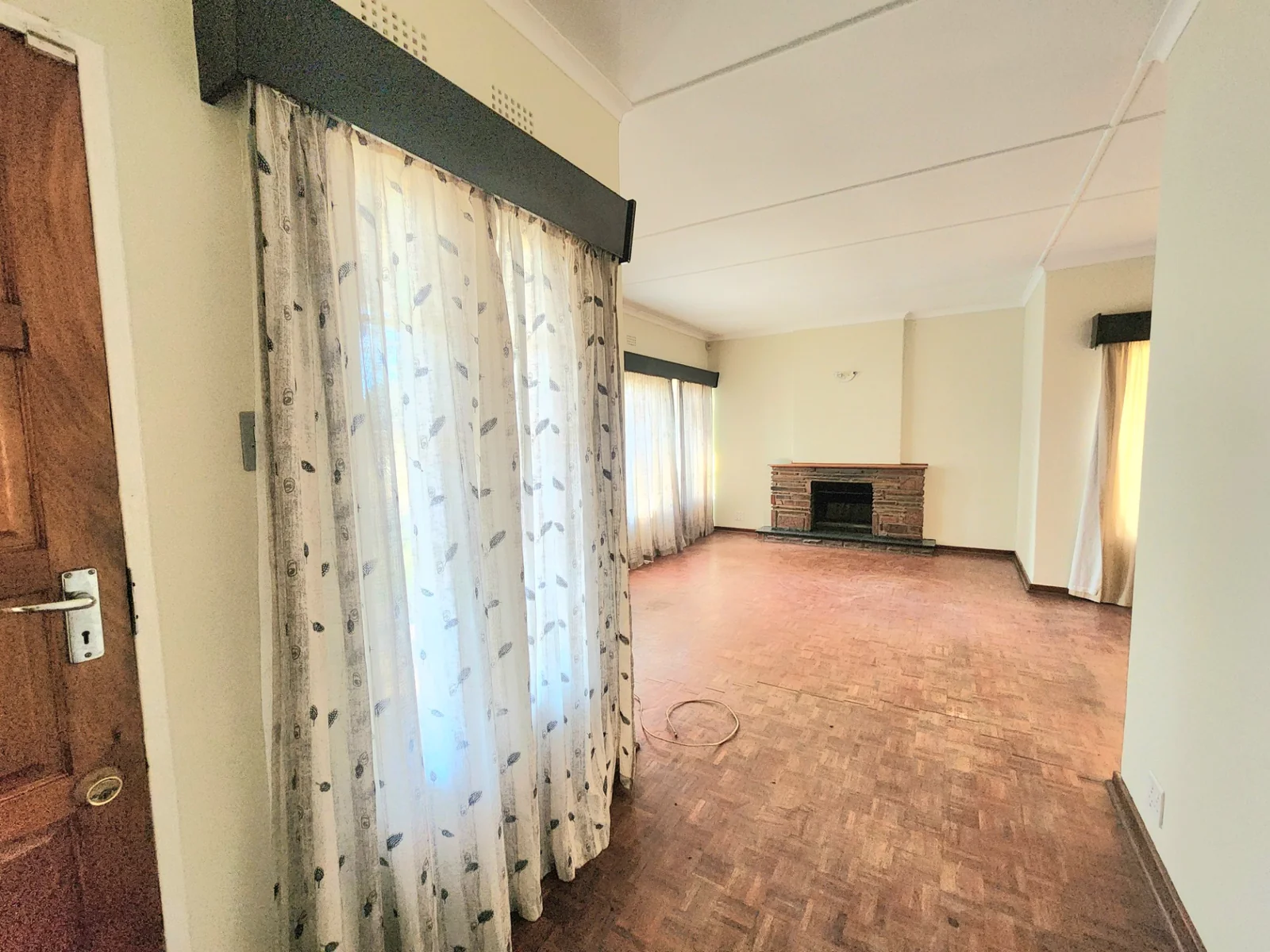 Charming 3-Bedroom Family Home to Rent in Secure Edleen Enclosure