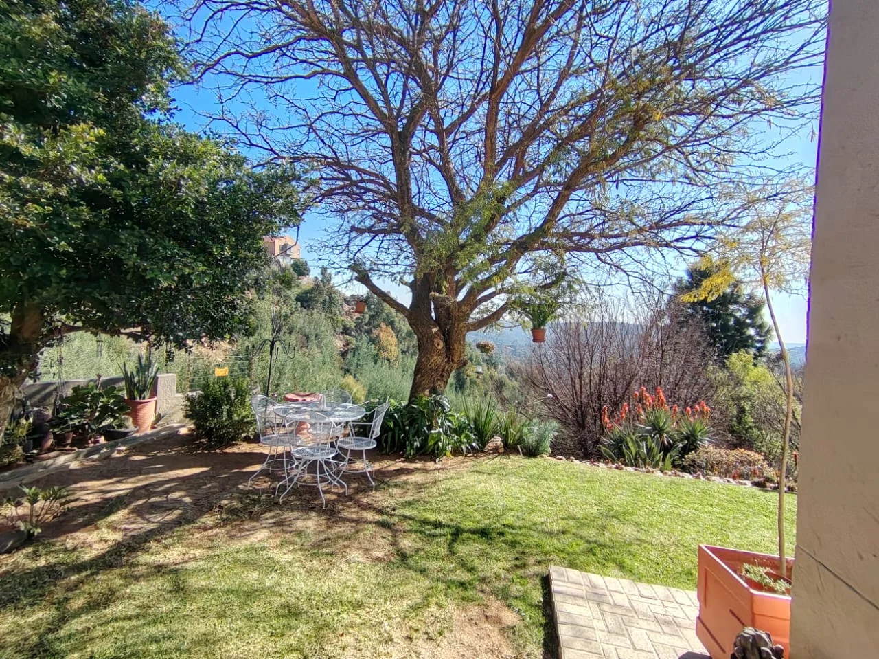 This is the Most Charming 3 bedroom, ground floor Town House with an incredible View that You will Absolutely Love in Helderkruin.