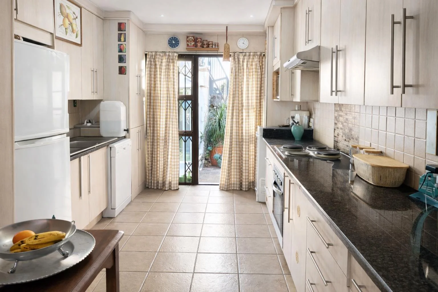 This is the Most Charming 3 bedroom, ground floor Town House with an incredible View that You will Absolutely Love in Helderkruin.