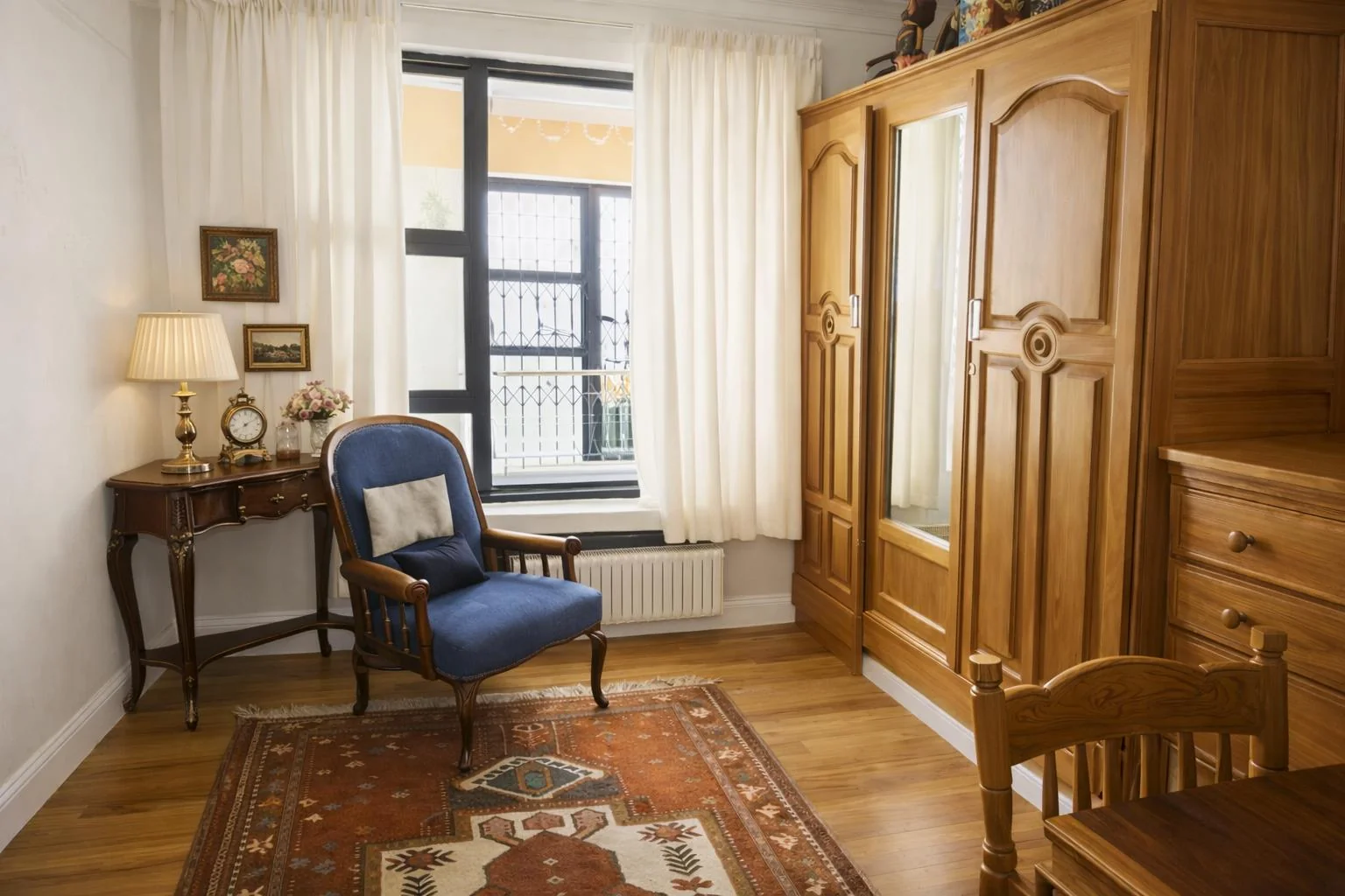 This is the Most Charming 3 bedroom, ground floor Town House with an incredible View that You will Absolutely Love in Helderkruin.