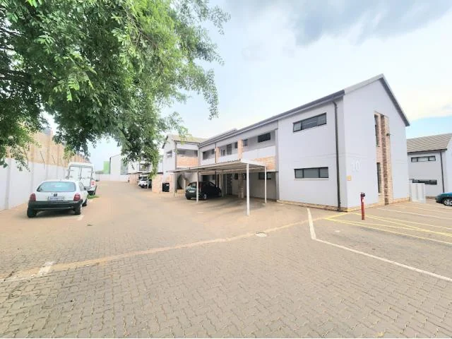 Modern Ground Floor Apartment with Private Garden – Pet Friendly!