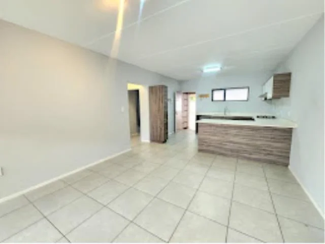 Modern Ground Floor Apartment with Private Garden – Pet Friendly!