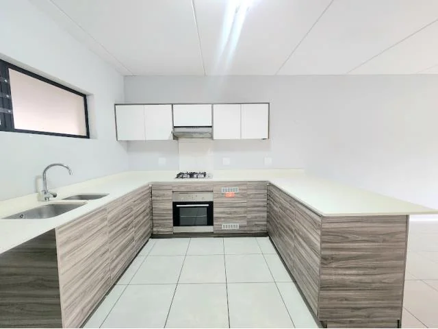 Modern Ground Floor Apartment with Private Garden – Pet Friendly!