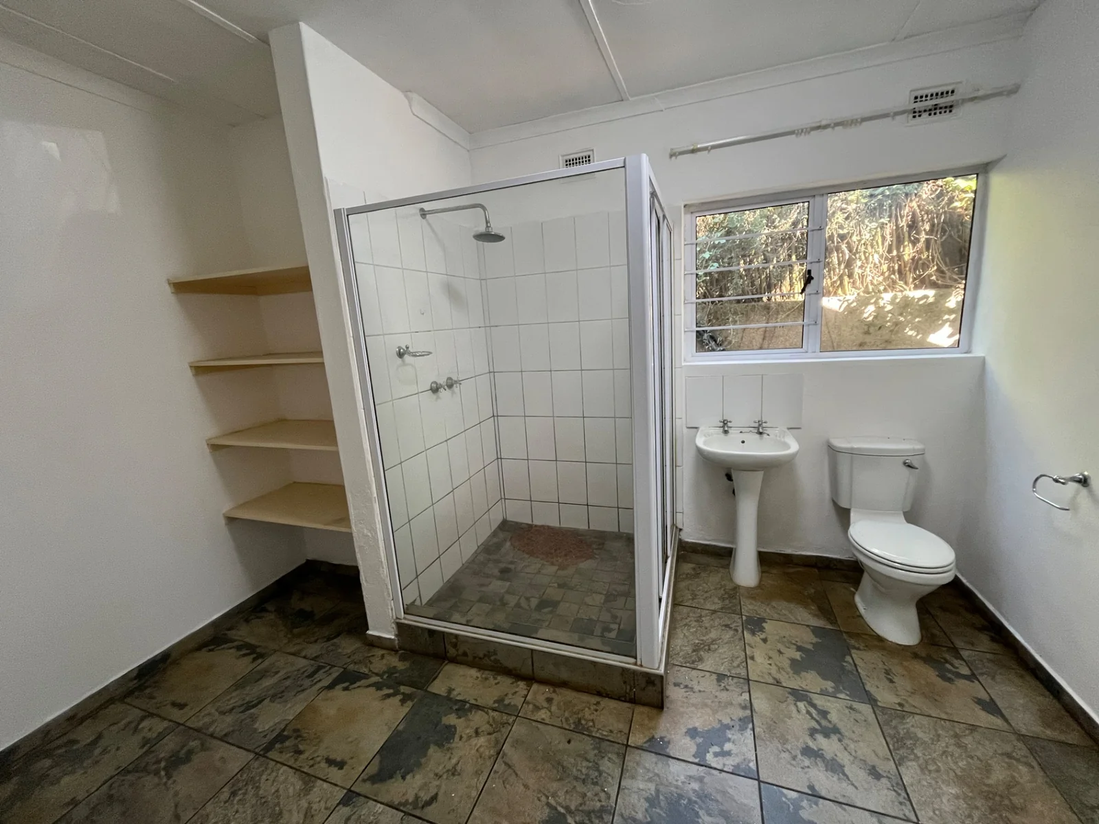 3 Bedroom 2 bathroom flat