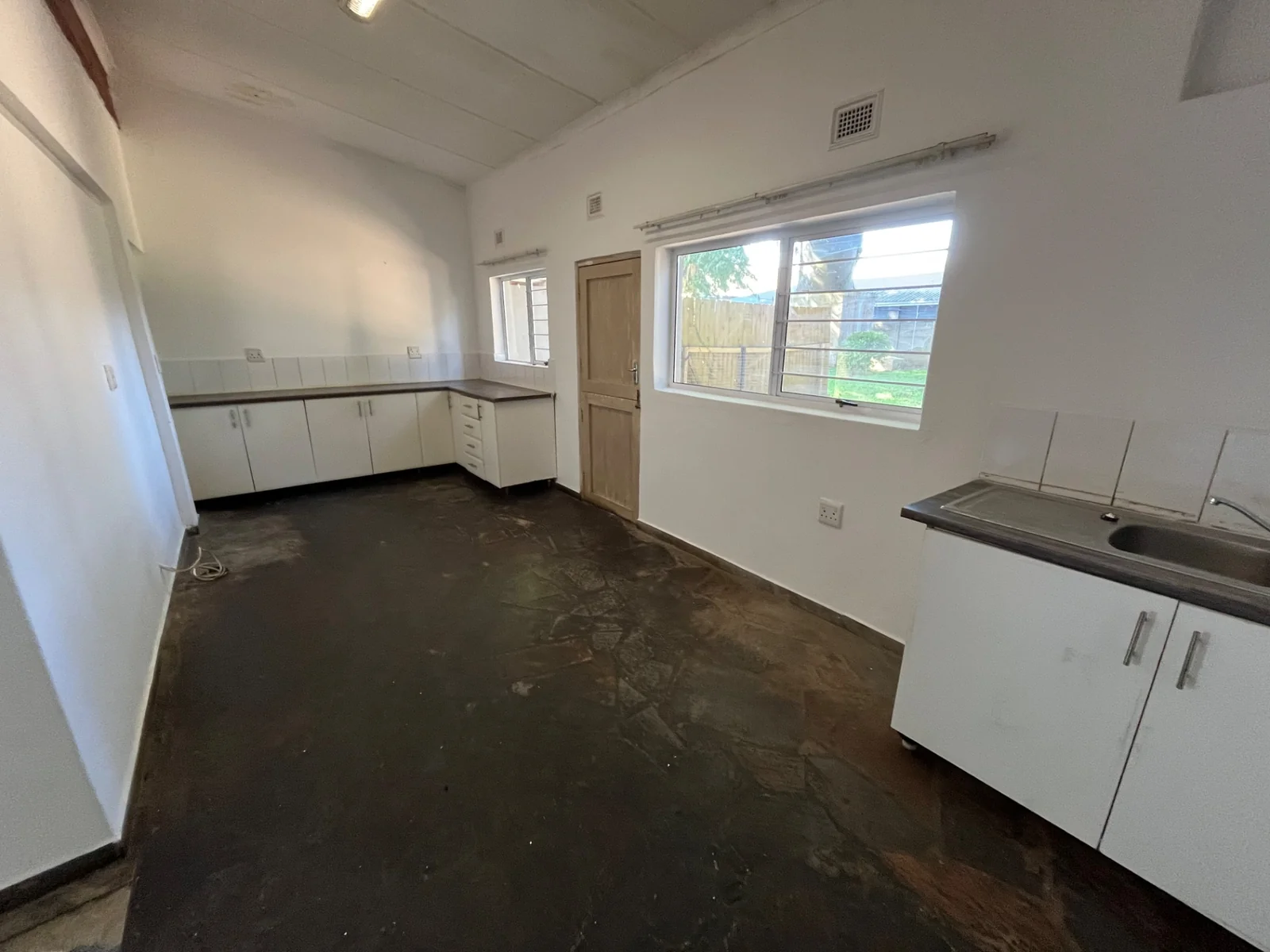 3 Bedroom 2 bathroom flat