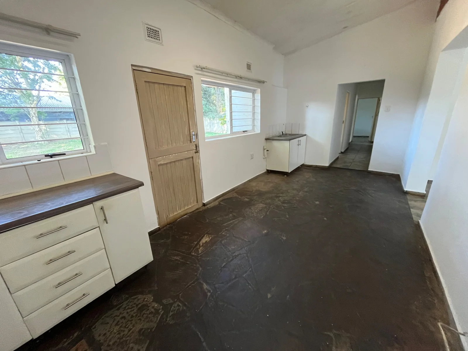 3 Bedroom 2 bathroom flat
