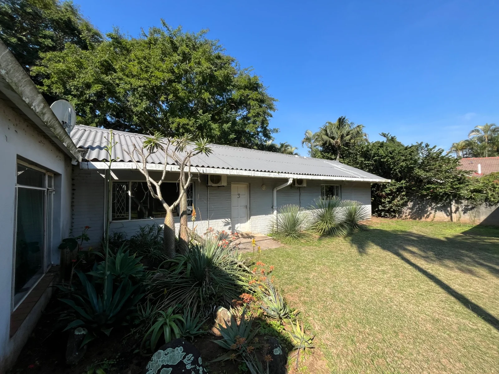 3 Bedroom 2 bathroom flat