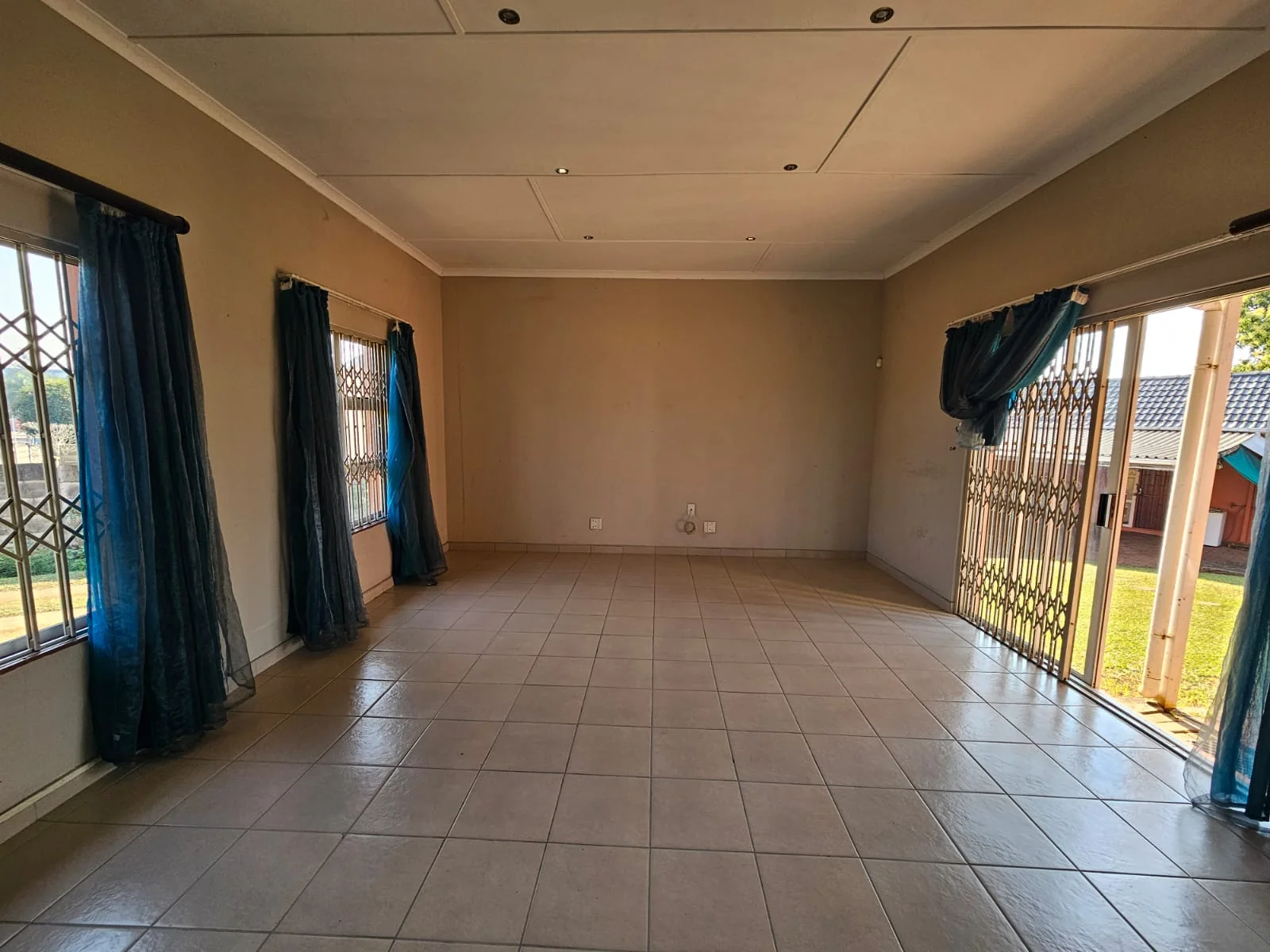 Residential, flatlet and business potential, Nyala Park