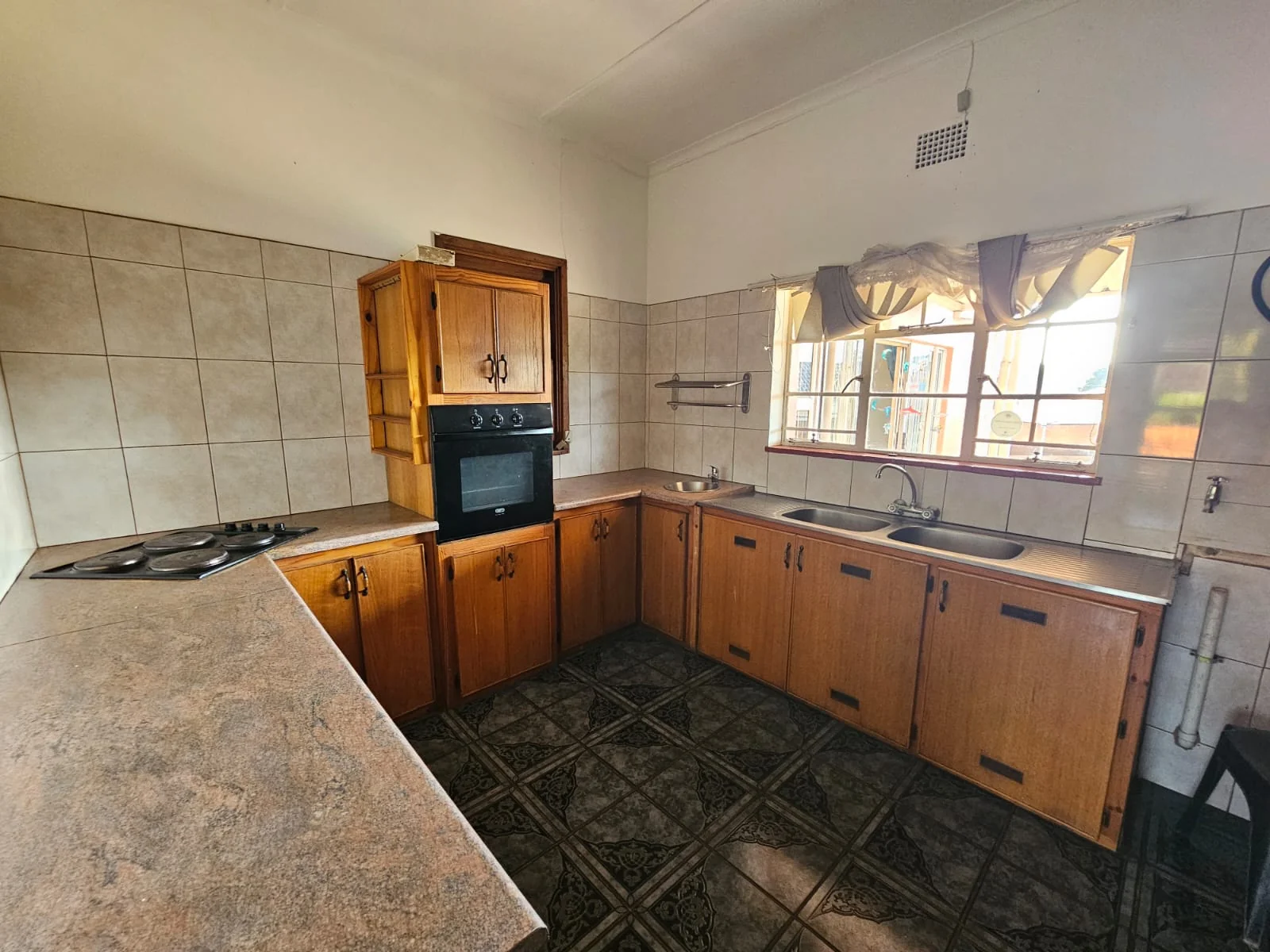 Residential, flatlet and business potential, Nyala Park