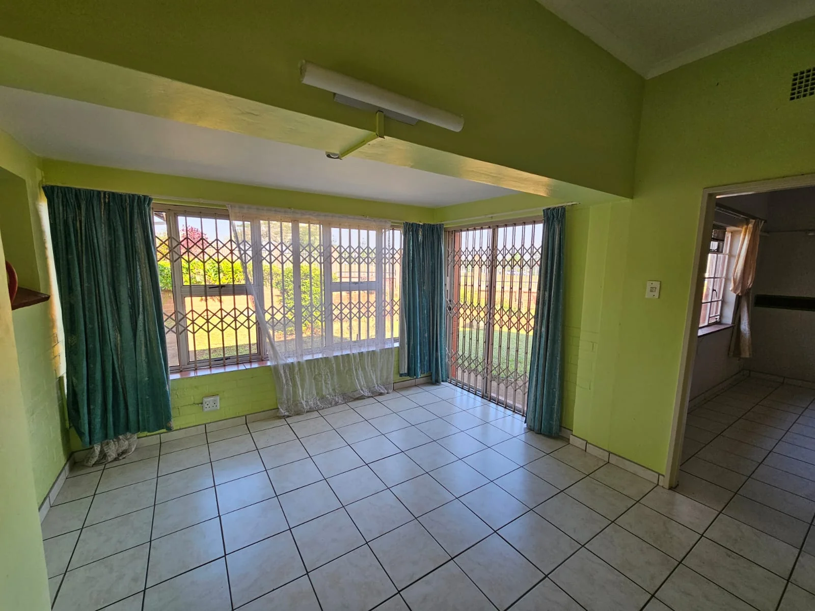 Residential, flatlet and business potential, Nyala Park