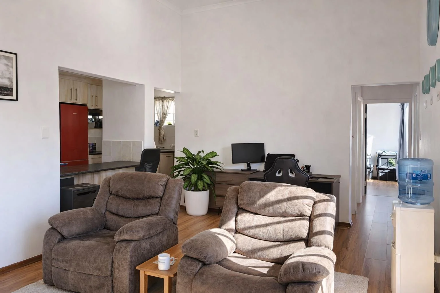 2 bedroom, 1 bathroom apartment for sale in Radiokop, Roodepoort