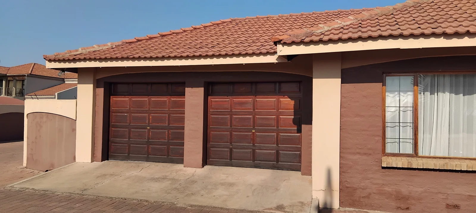 Modern Family Home in a Sought-After Bendor Security Estate