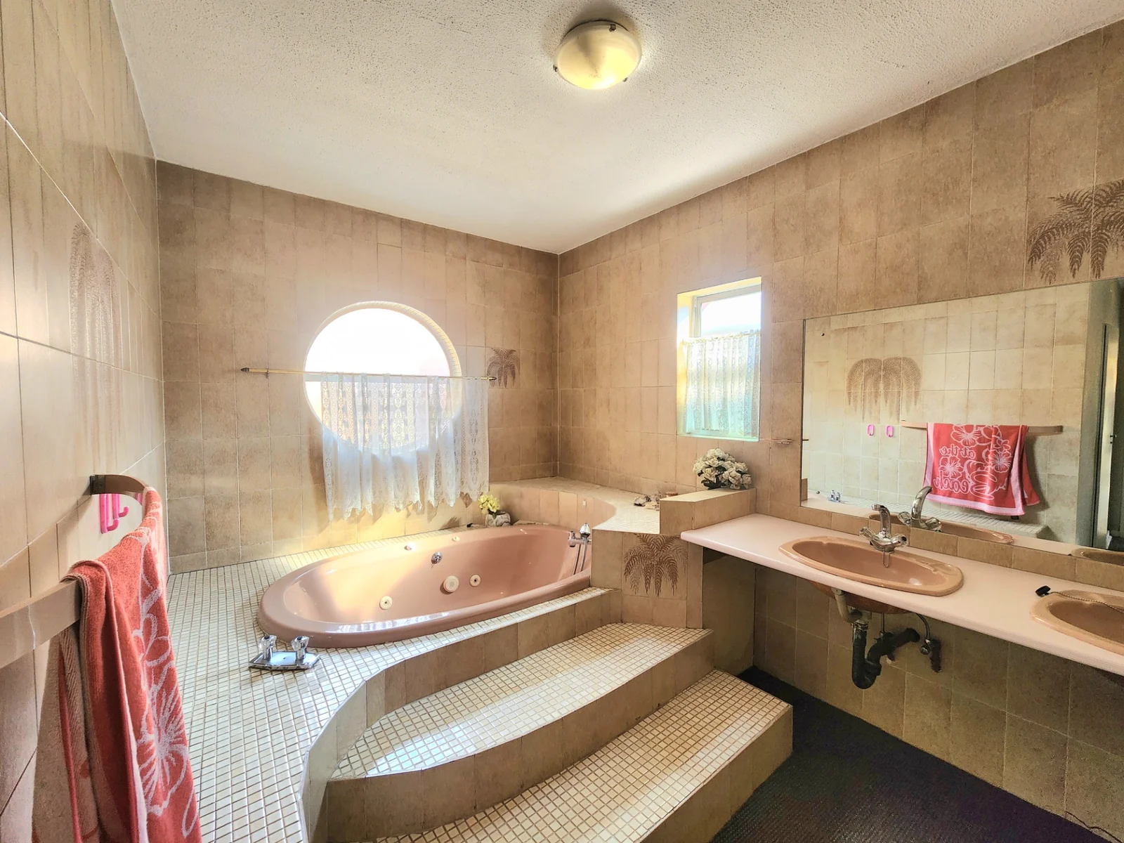 Established Hospitality Investment Opportunity | Lakefield Ext 21