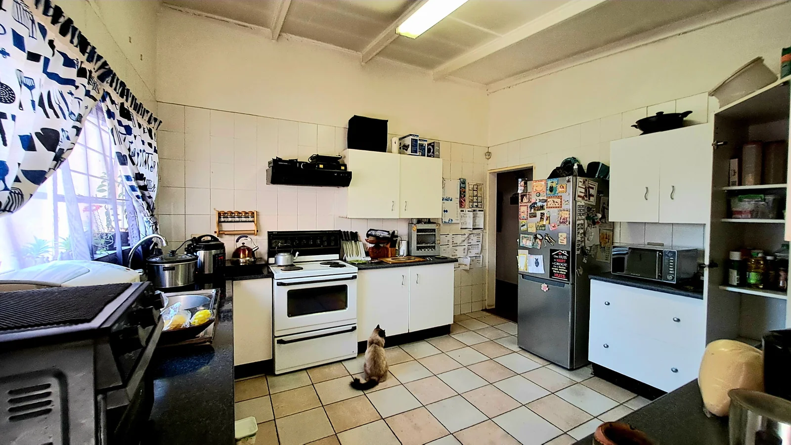 Spacious Birchleigh Home with 4 Bedrooms, Flatlet & Pool-Asking price R1,650 000