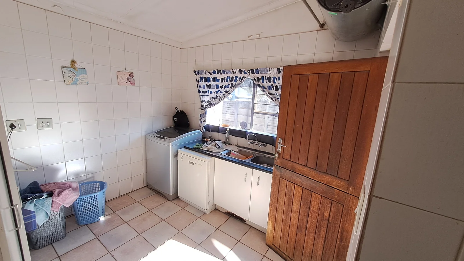 Spacious Birchleigh Home with 4 Bedrooms, Flatlet & Pool-Asking price R1,650 000