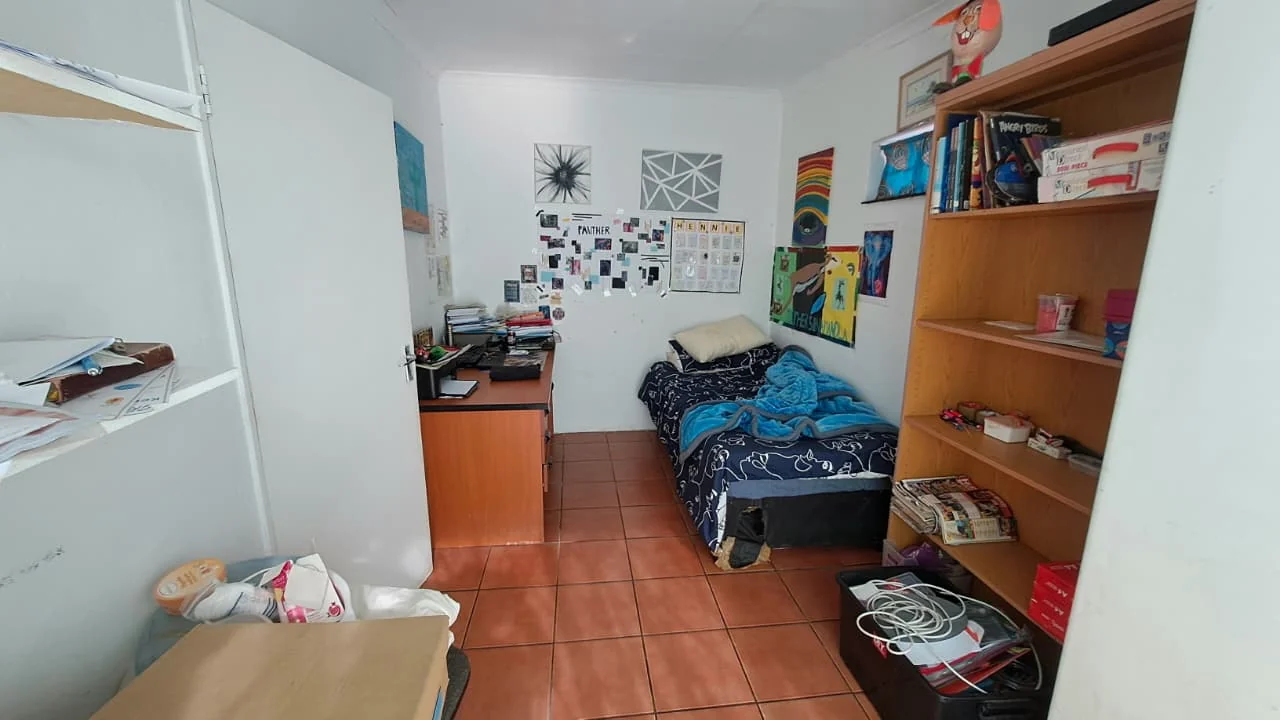Spacious Birchleigh Home with 4 Bedrooms, Flatlet & Pool-Asking price R1,650 000
