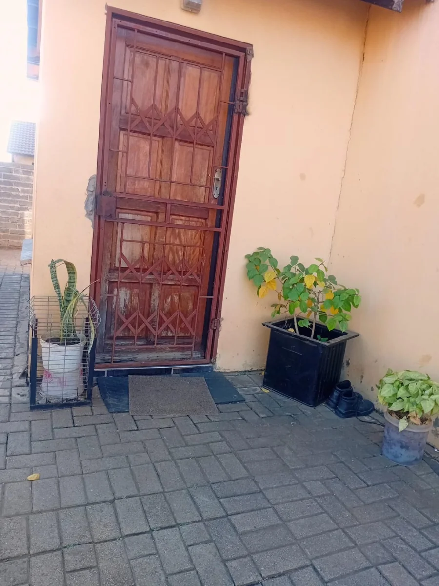 House for Sale in Sunrise View