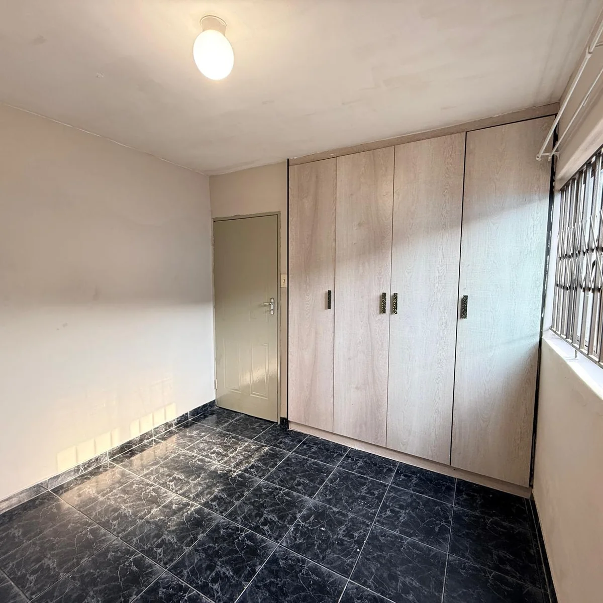 Secure & Stylish 2-Bedroom Apartment in Meerensee