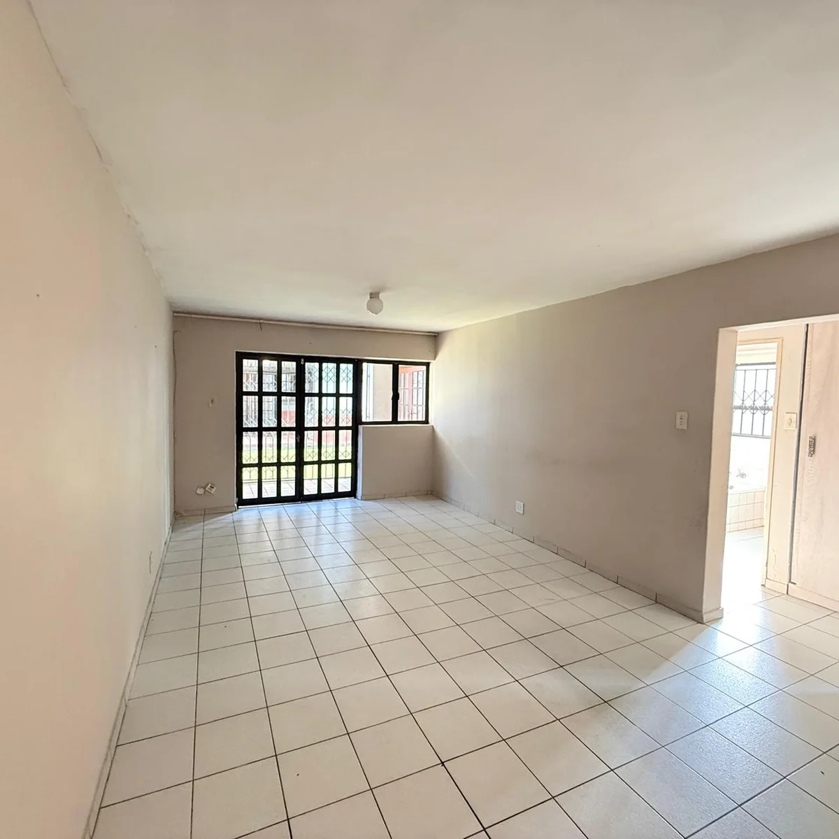 Secure & Stylish 2-Bedroom Apartment in Meerensee