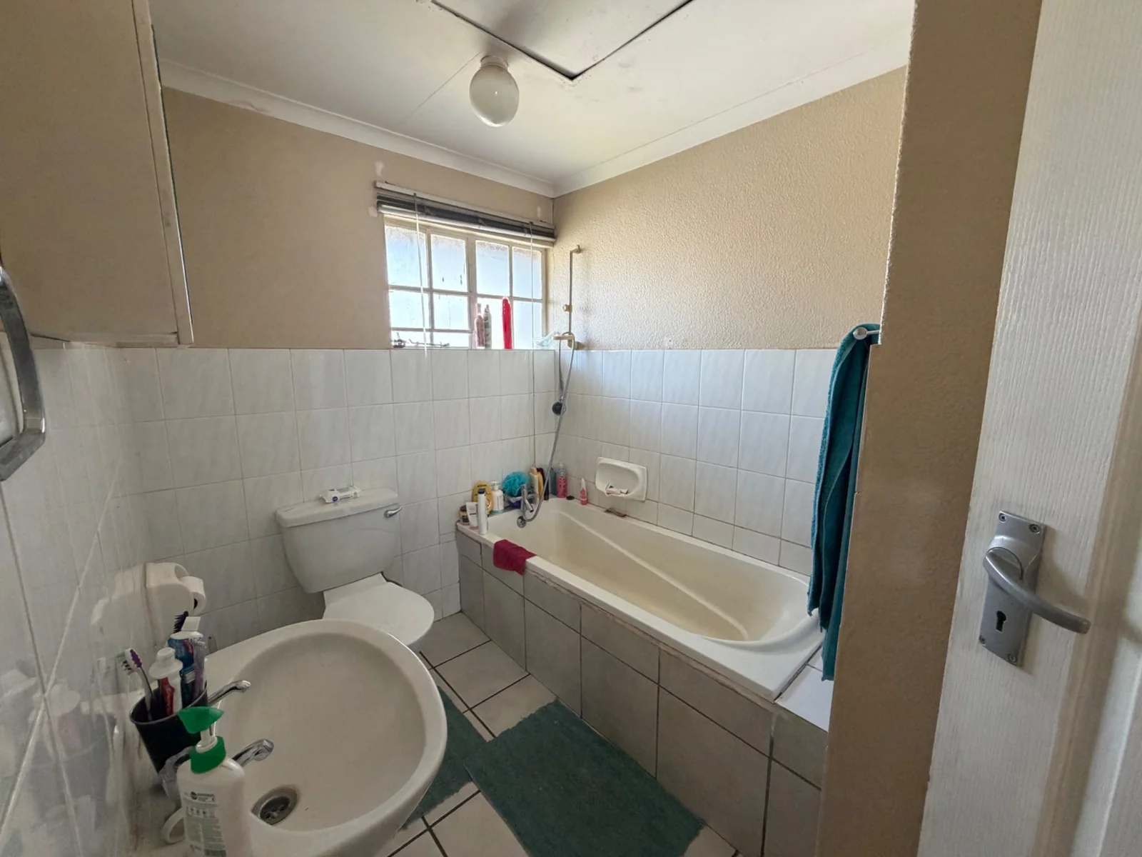 INVESTMENT TIME .....  LOCATED IN PRIME LOCATION!