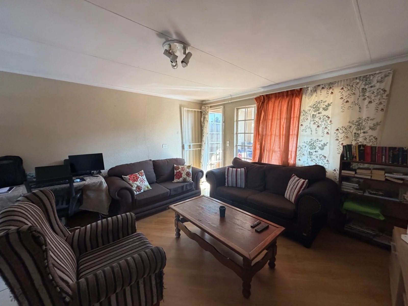 INVESTMENT TIME .....  LOCATED IN PRIME LOCATION!