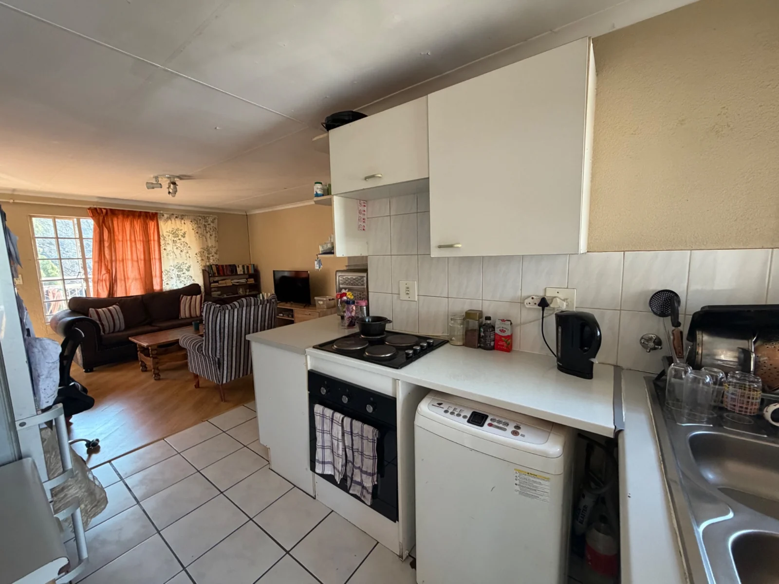 INVESTMENT TIME .....  LOCATED IN PRIME LOCATION!