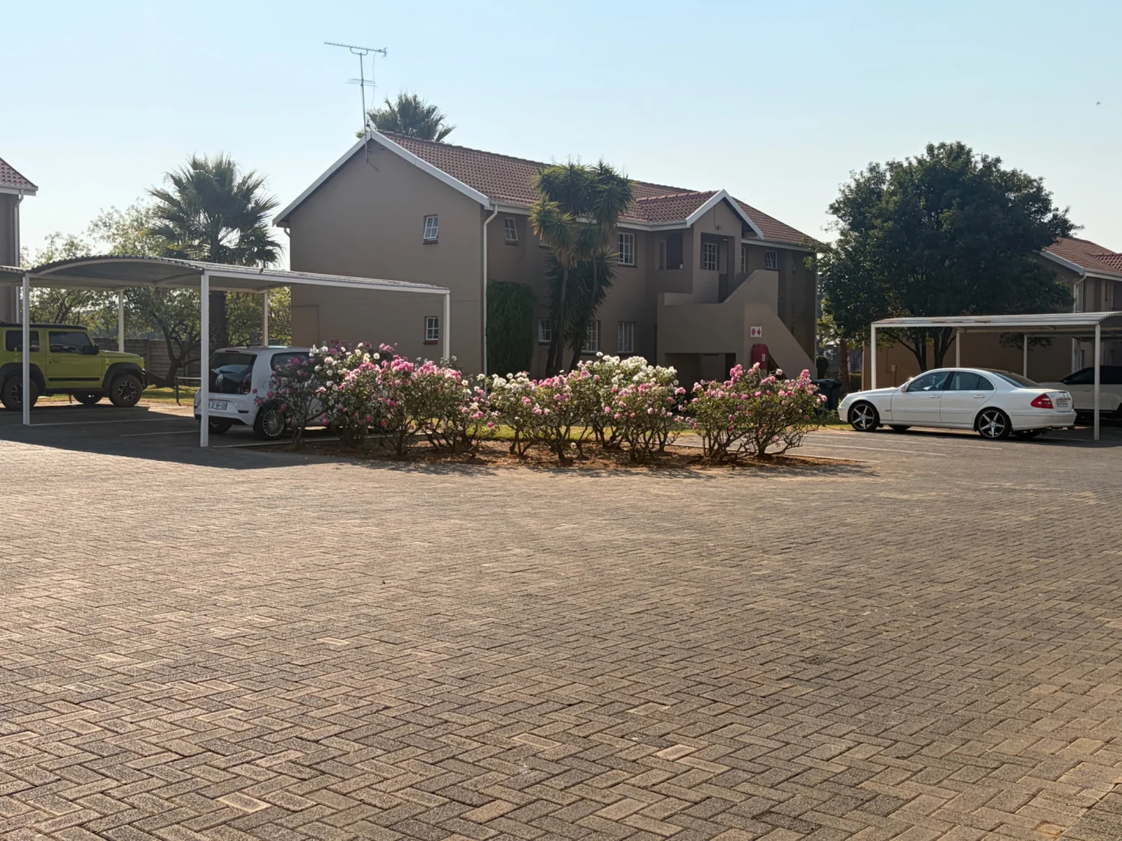 INVESTMENT TIME .....  LOCATED IN PRIME LOCATION!