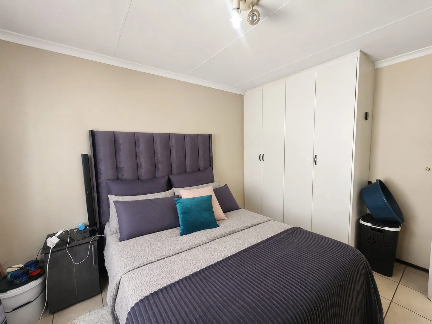 Modern 2-Bedroom Apartment with a Spacious Covered Balcony in Saxenburg Complex, Bardene
