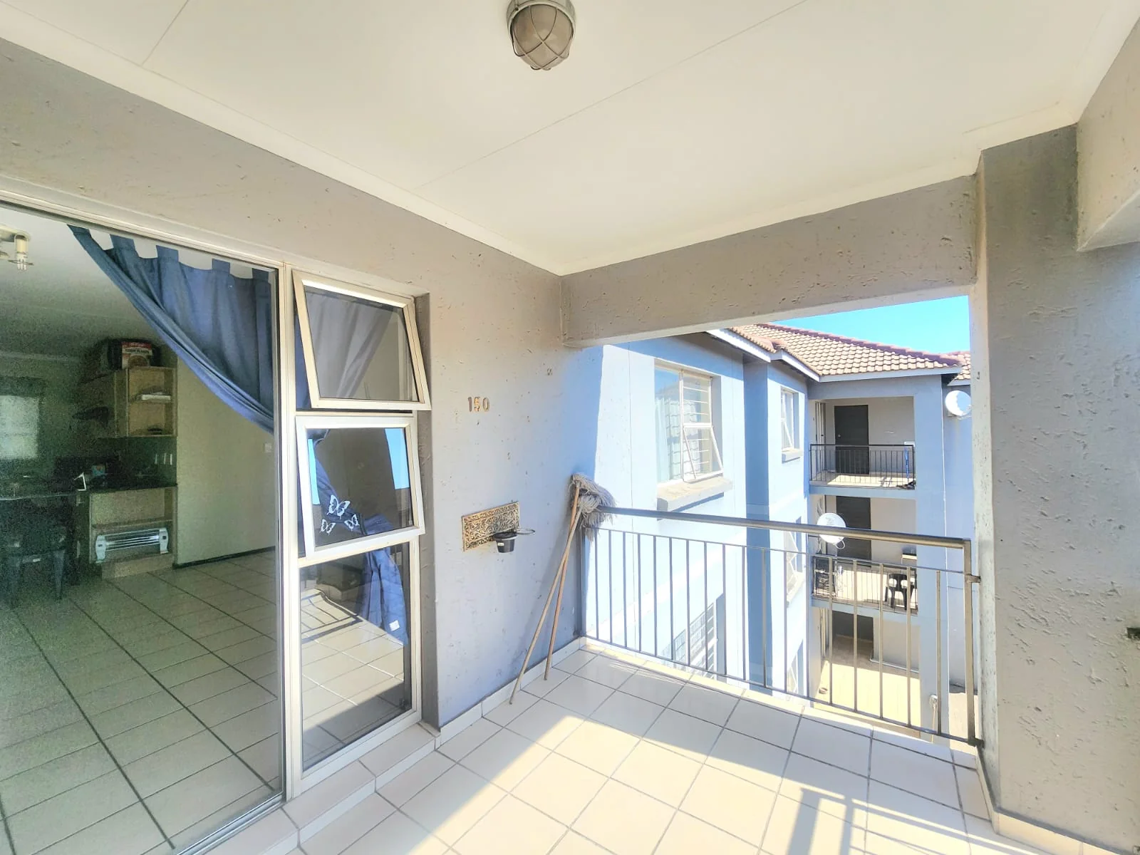 Modern 2-Bedroom Apartment with a Spacious Covered Balcony in Saxenburg Complex, Bardene