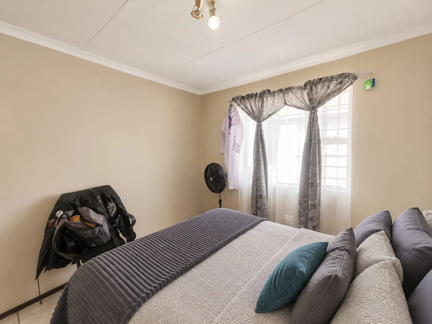 Modern 2-Bedroom Apartment with a Spacious Covered Balcony in Saxenburg Complex, Bardene