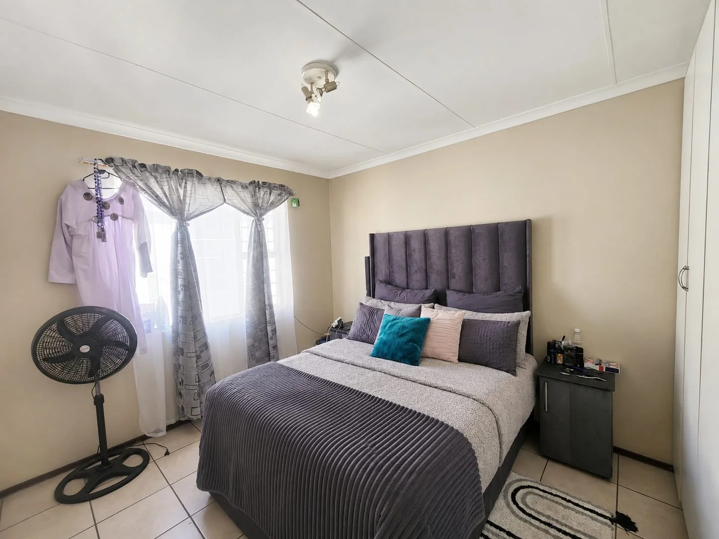 Modern 2-Bedroom Apartment with a Spacious Covered Balcony in Saxenburg Complex, Bardene