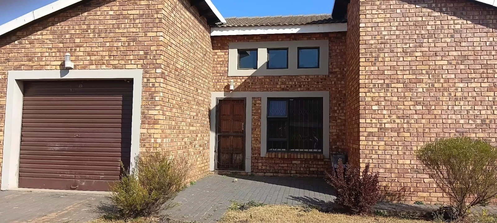 3 Bedroom, Modern Family Living in a Secure Gated Community – Springs