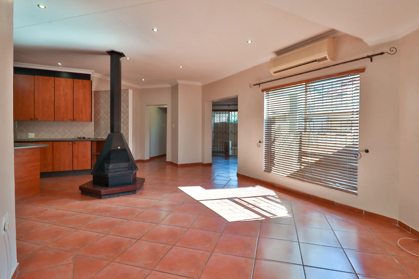 SEEING IS BELIEVING .... LOCK-UP AND GO INSIDE A SECURITY ESTATE!