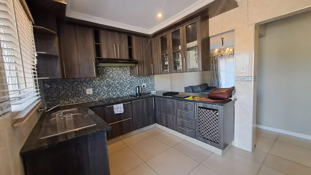 6 Guest Unit Lodge with a 2-Bedroom Main House