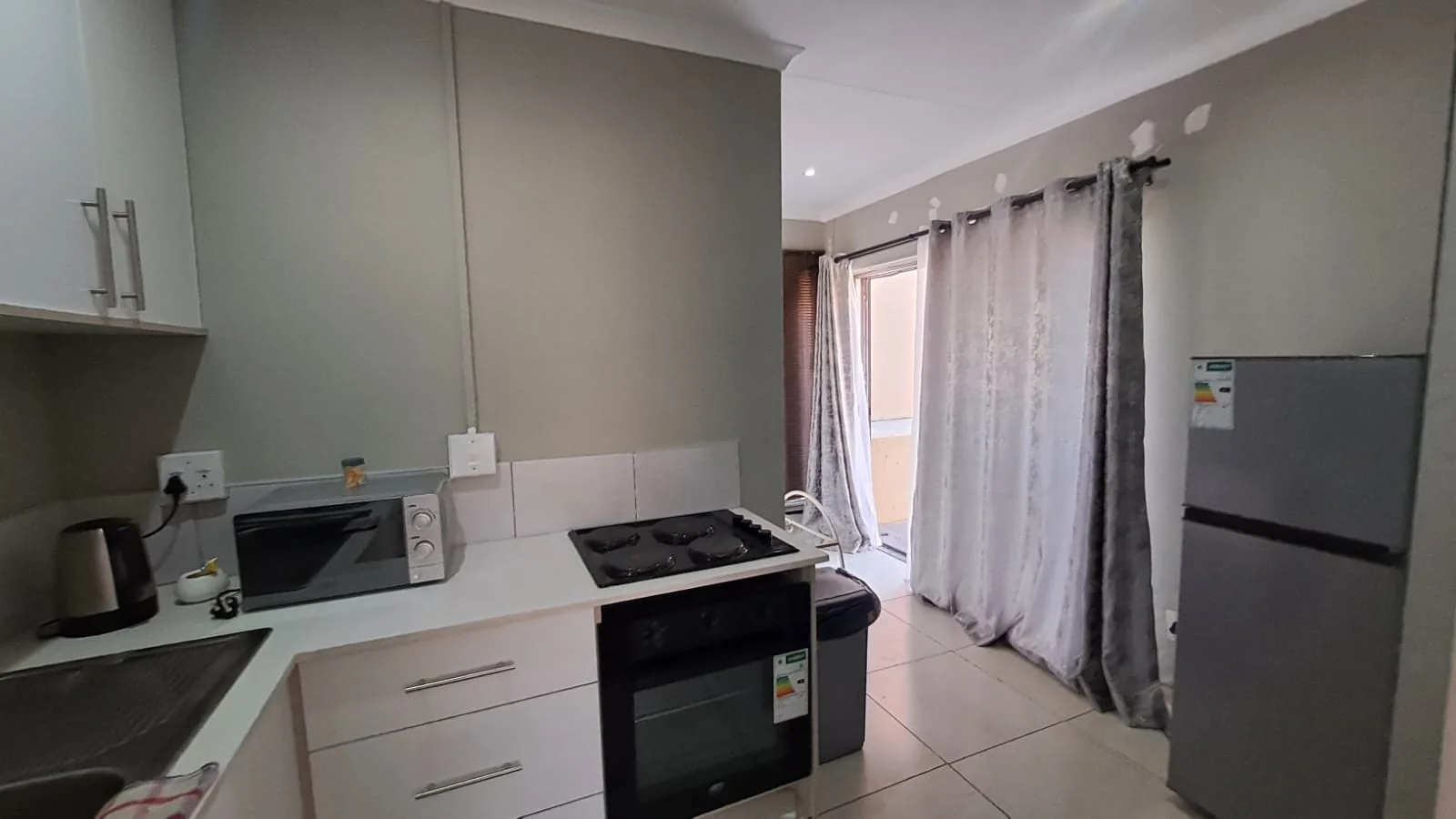 6 Guest Unit Lodge with a 2-Bedroom Main House