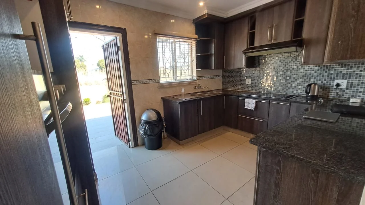 6 Guest Unit Lodge with a 2-Bedroom Main House