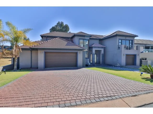 Luxury Family Home Situated In Golf Estate