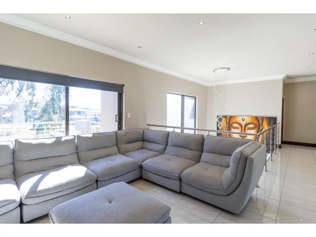 Luxury Family Home Situated In Golf Estate