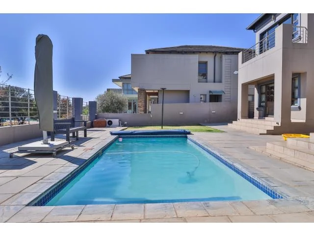 Luxury Family Home Situated In Golf Estate