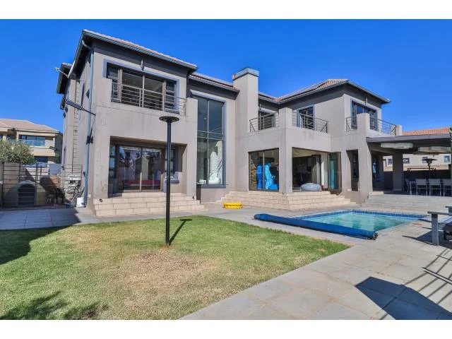 Luxury Family Home Situated In Golf Estate
