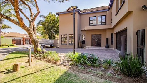 Greenstone Hill, Edenvale