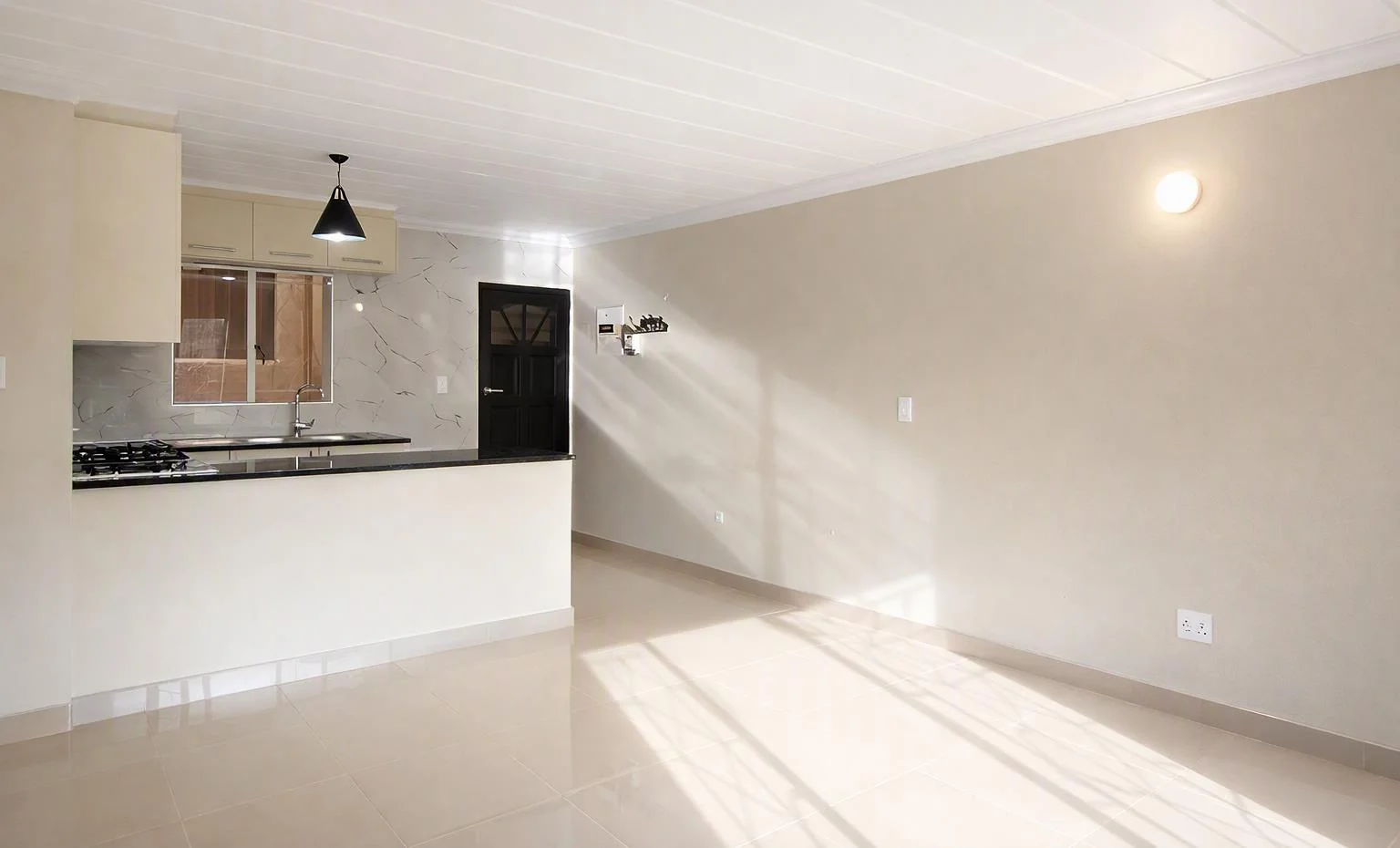 2 Bedroom Appartment to rent in Helderkruin's boomed-off area