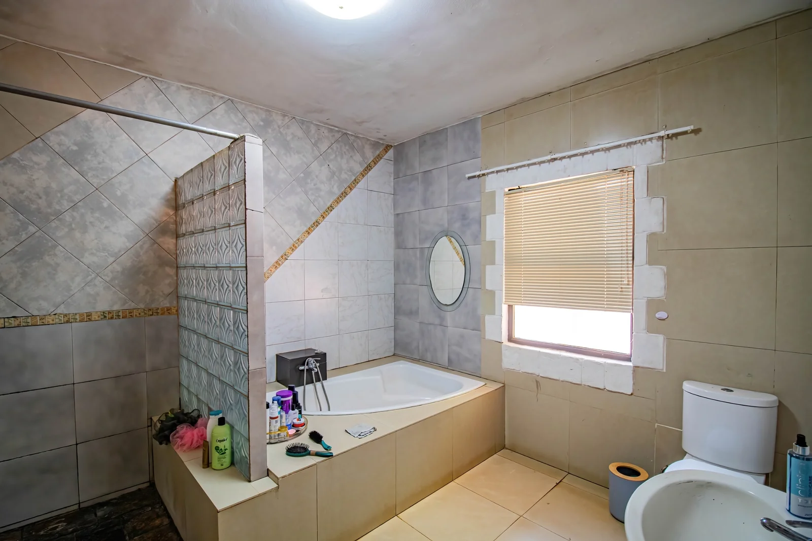 Income-generating property in Glen Austin MIdrand | Investment property | Rental income | ±8,566m² | Multiple income streams