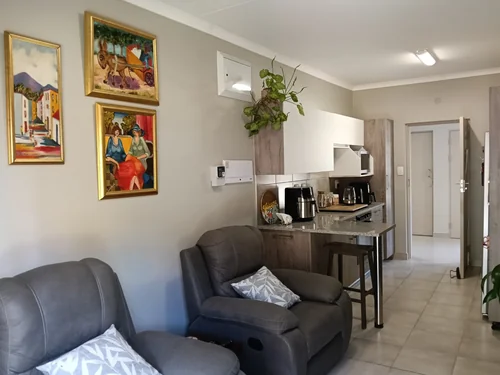 Montana Tuine, Pretoria