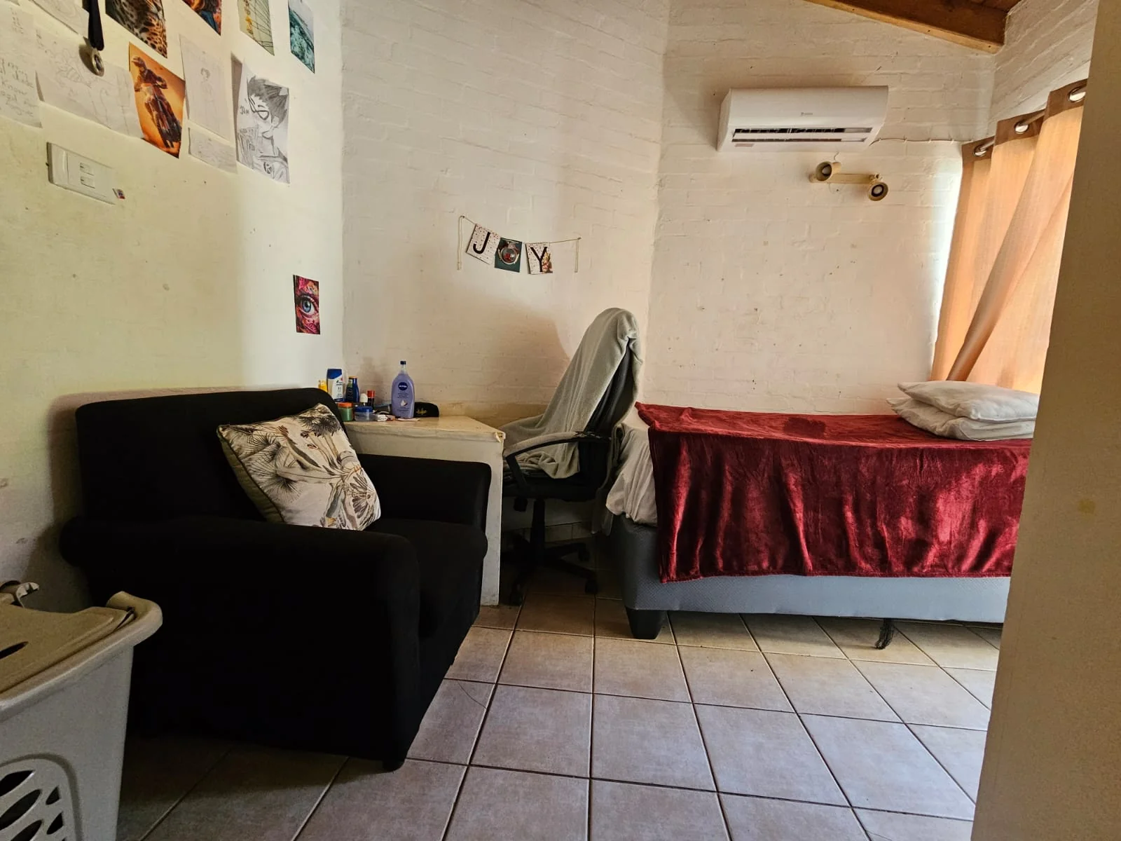 Large 4 bedroomed home and 2 bedroomed cottage in Fairview, Empangeni